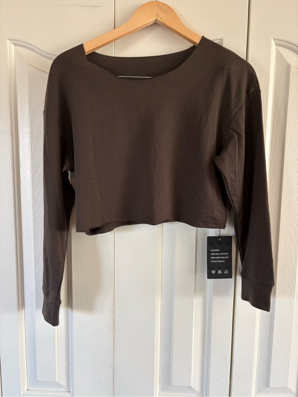 NEER Long Sleeve Crop Top Athletic Gym Workout Pullover Brown Size S
